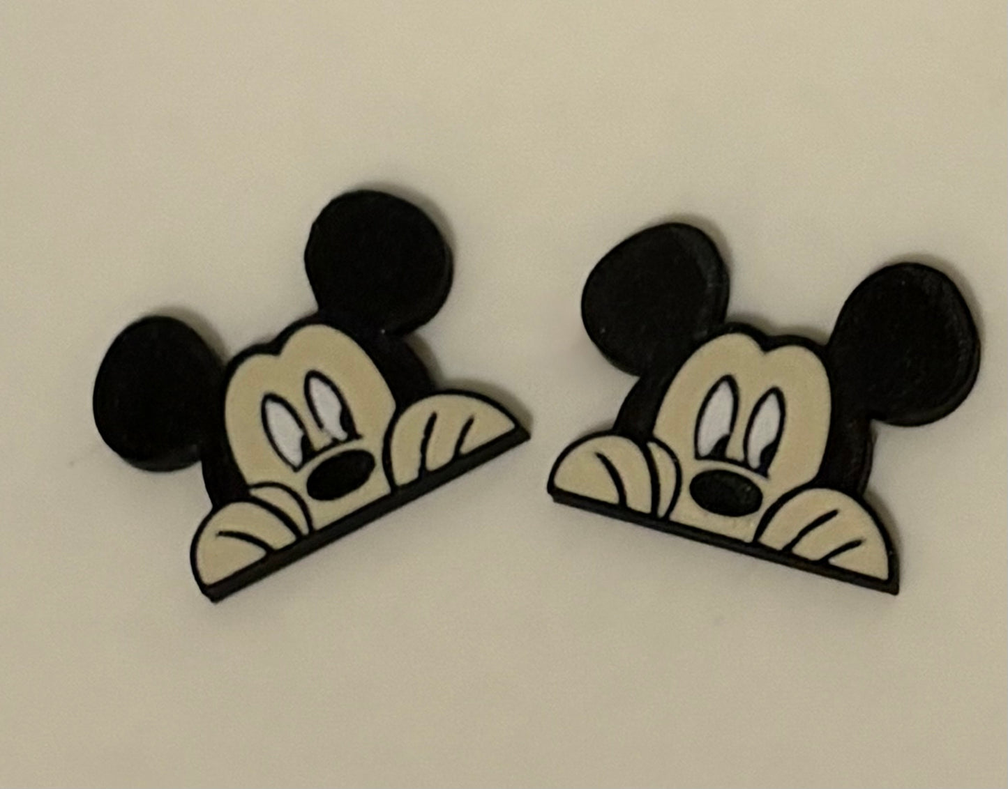 Peeking Mickey