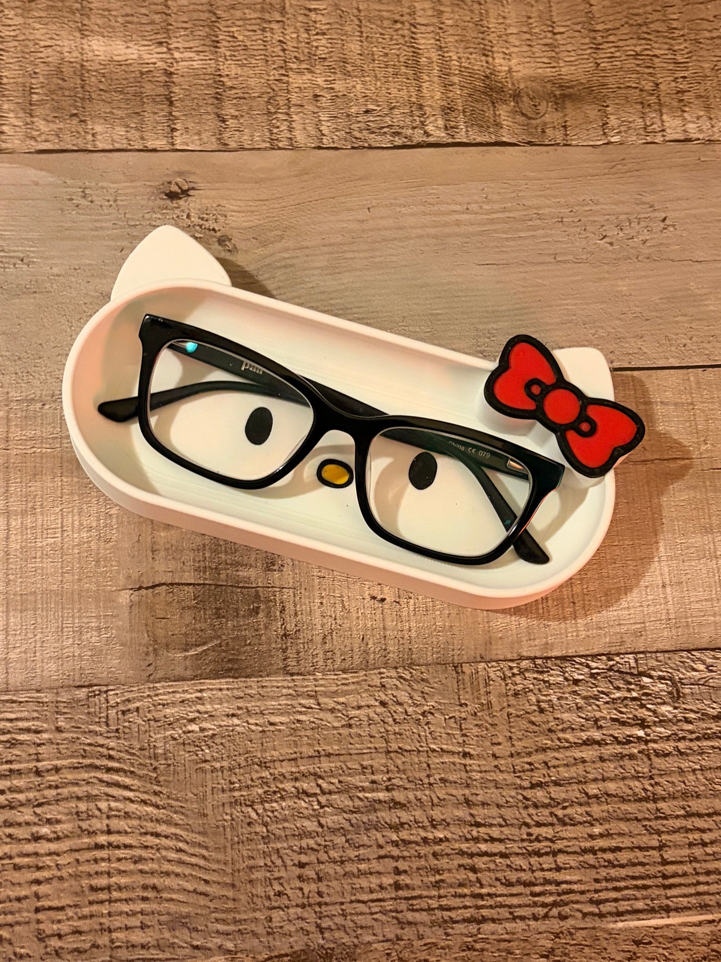 Hello Kitty Glasses Holder